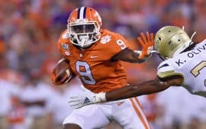 travis etenine stiff arm