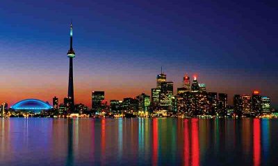 sports betting in Canada is legal for mobile betting apps in Ontario 2022 Toronto skyline