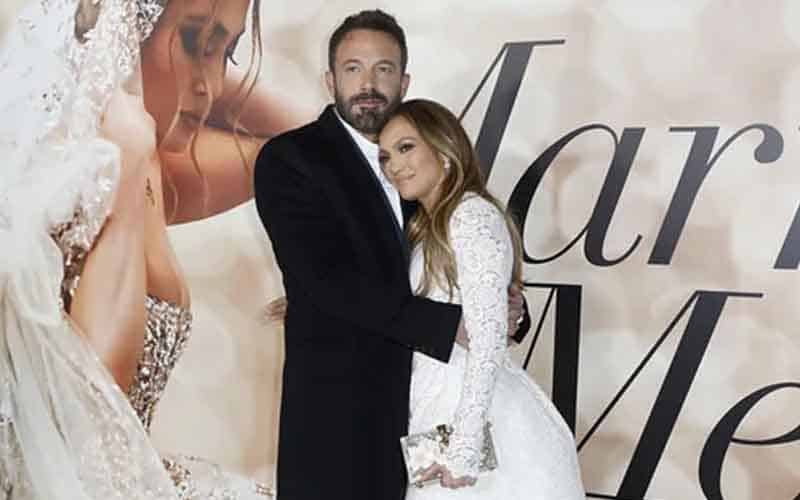 gambar untuk peluang perceraian untuk bertaruh pada Jennifer Lopez dan Ben Affleck