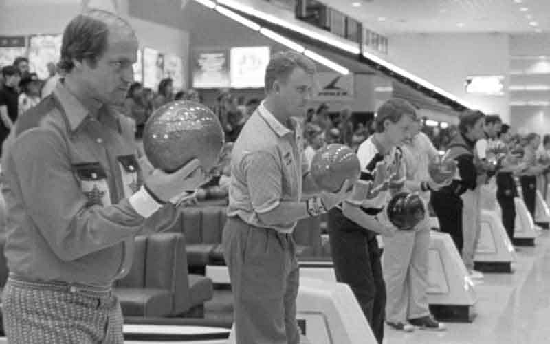 Kingpin (1996) - Film Taruhan Olahraga Hebat Tentang Bowling