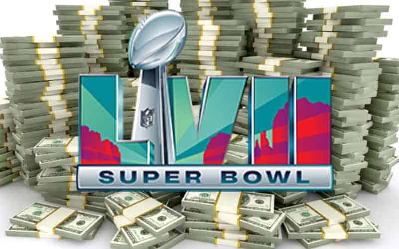 Logo Super Bowl LVII di atas tumpukan uang