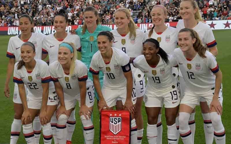 Women's World Cup Team USA 2023 posing for a team picture