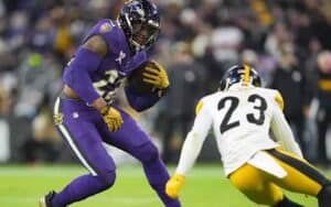 Derrick Henry juking a Steelers defender