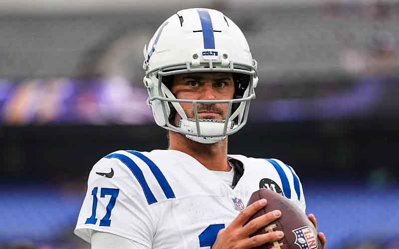 Daniel Jones of the Colts about to throw a pass