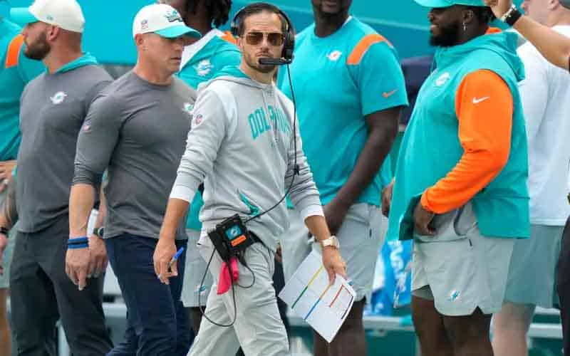 Dolphins head coach Mike McDaniel walking the sidelines