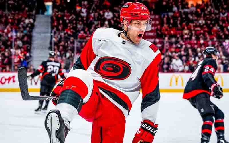CArolina Hurricanes on ice