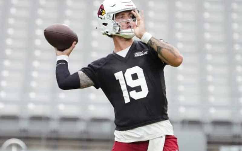 Carson Beck throwing a pass for the Arizona Cardinals
